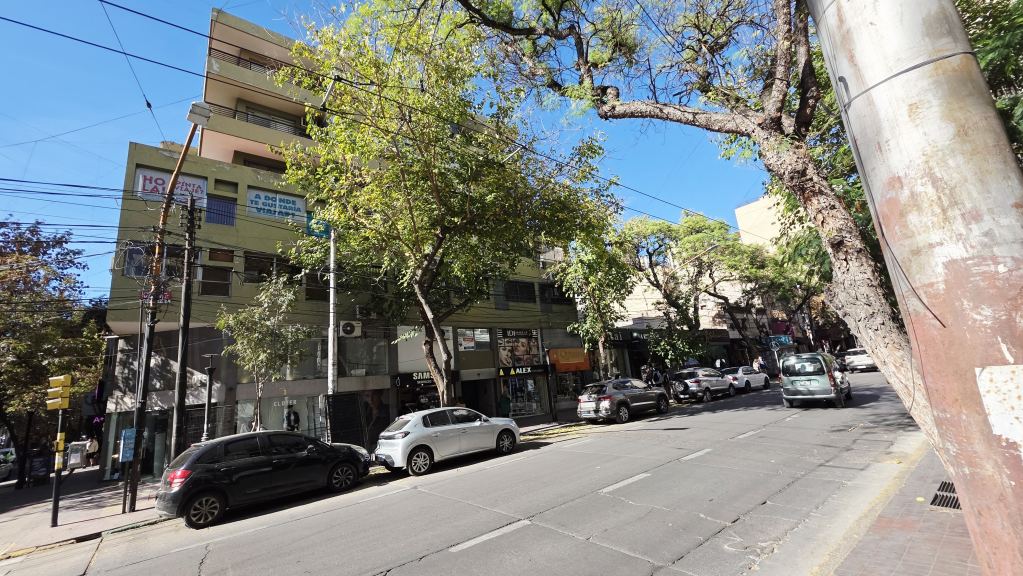 fachada del preponderante edificio donde se halla la oficina