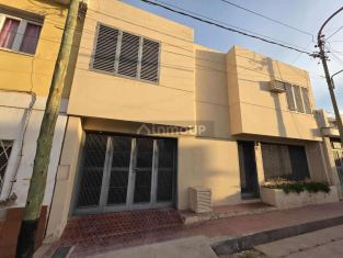 Godoy Cruz Gran casa tipo dúplex, Pasaje Andino 250 y Almirante Brown