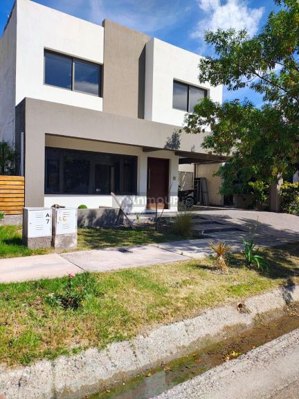 Casa en Venta en Guaymallen, Mendoza