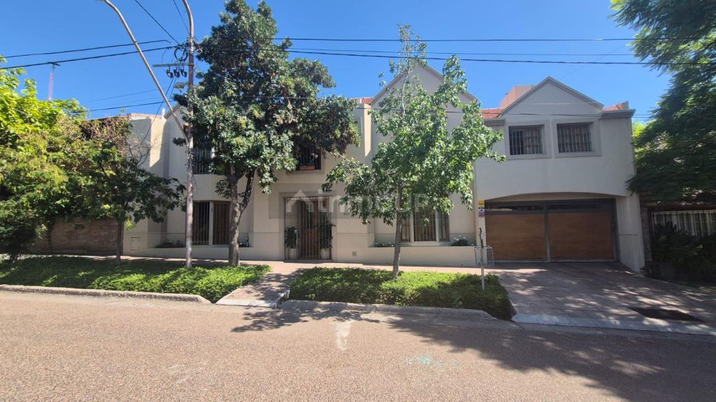 Casa en Venta en Capital, Mendoza
