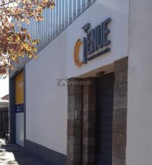 Lujan de Cuyo Notable galpón, Lencinas N° 715