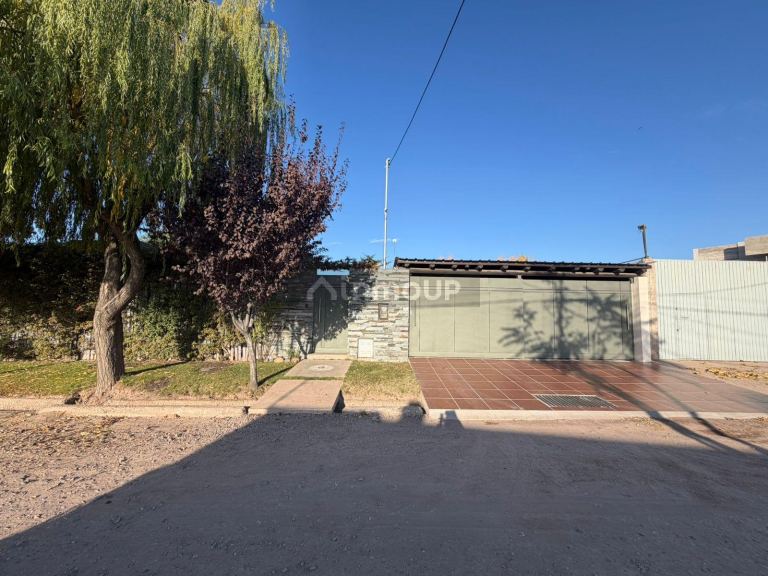 Lujan de Cuyo Dinámica casa / B° Juan José Paso