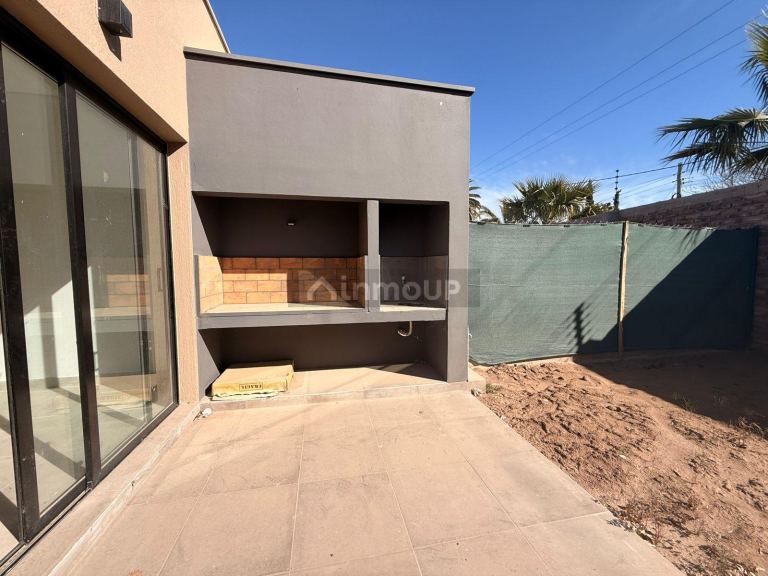 Casa en Venta en Guaymallen, Mendoza - USD 100.000 | Inmoup - 24