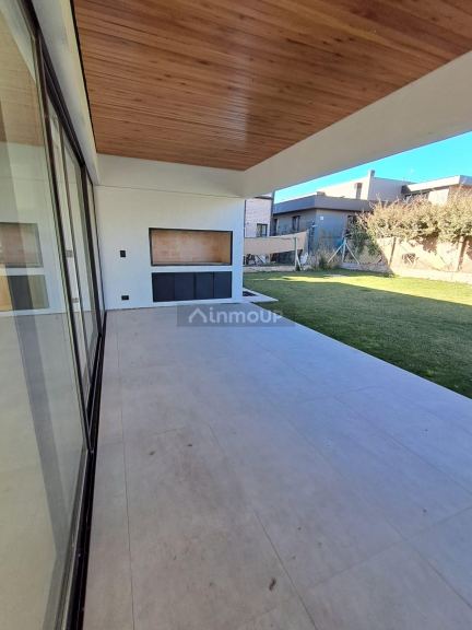 Casa en Venta en Lujan de Cuyo, Mendoza - USD 260.000 | Inmoup - 24