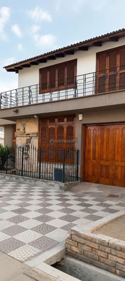 Guaymallen Destacada casa/ Villa Nueva, Guaymallen / Jacinto Benavente N°3732