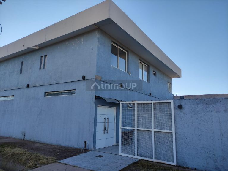 Lujan de Cuyo Conjunto de cinco departamentos / Cipolletti N°182