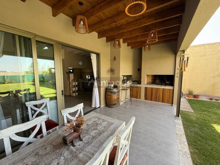 Casa en Venta en Maipu, Mendoza