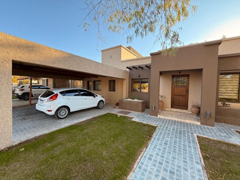 Casa en Venta en Guaymallen, Mendoza