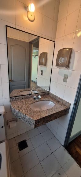 Oficina en Alquiler en Capital, Mendoza - USD 850 | Inmoup - 24