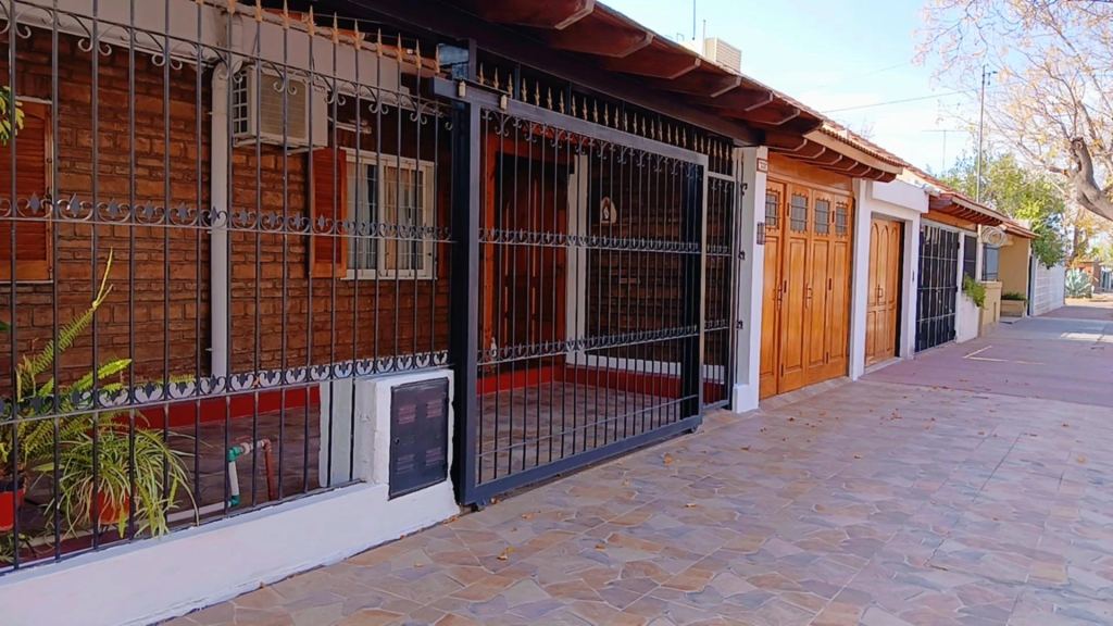 Barrio Petroleros a metros de Calle Paso