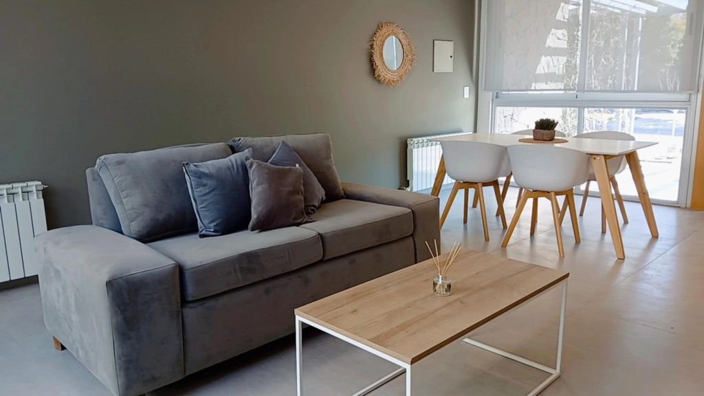 EXCLUSIVO BARRIO PRIVADO, UNICO EN MENDOZA (adentro de Barrio Los Carolinos)