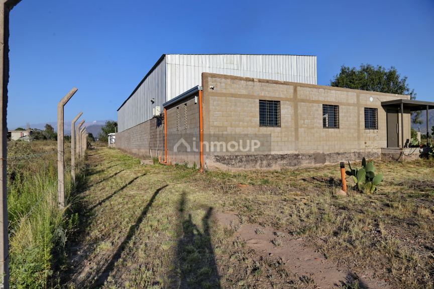 Galpon en Venta en Lujan de Cuyo, Mendoza - USD 650.000 | Inmoup - 24