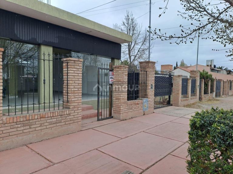 Local Comercial en Alquiler en Lujan de Cuyo, Mendoza - $ 1.000.000 | Inmoup - 6