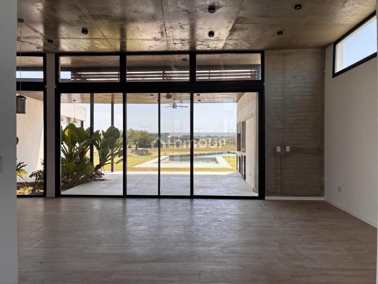 Casa en Alquiler en Pilar, G.B.A. Zona Norte