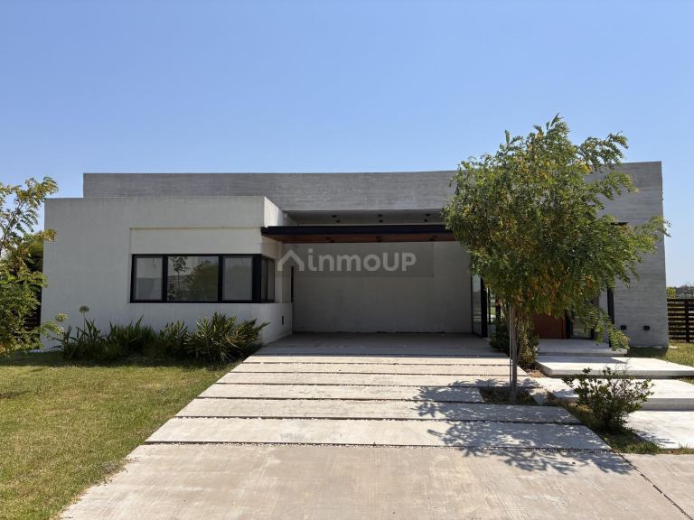 Casa en Alquiler en Pilar, G.B.A. Zona Norte