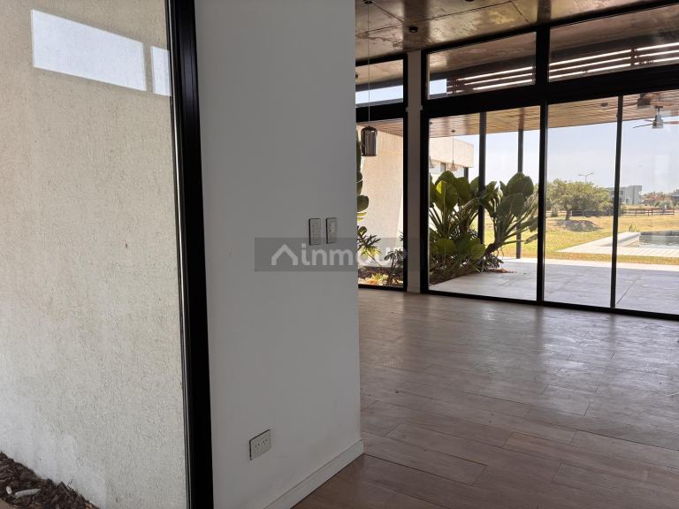 Casa en Alquiler en Pilar, G.B.A. Zona Norte