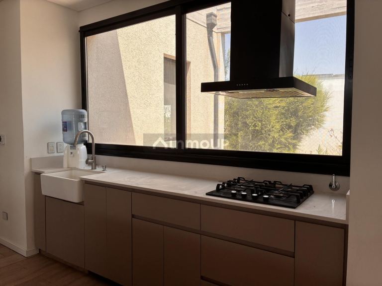 Casa en Alquiler en Pilar, G.B.A. Zona Norte