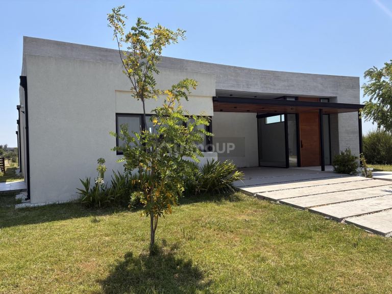 Casa en Alquiler en Pilar, G.B.A. Zona Norte