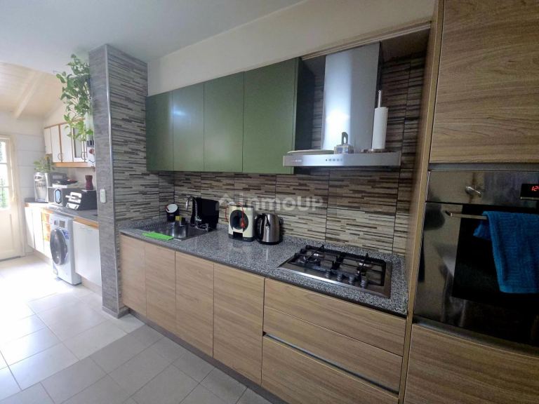 P H en Venta en Moron, G.B.A. Zona Oeste