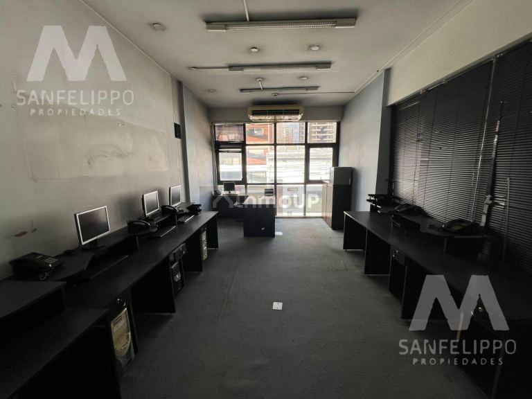 Edificio en Venta en Quilmes, G.B.A. Zona Sur - USD 1.200.000 | Inmoup - 24