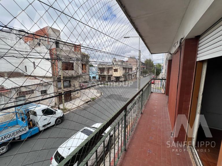 Avellaneda Estanislao Zeballos al 2800