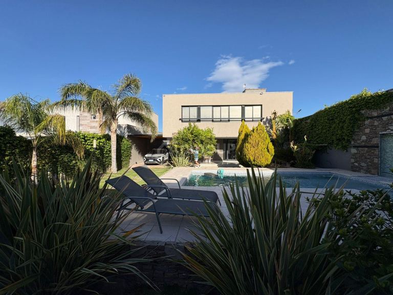 Casa en Venta en Guaymallen, Mendoza