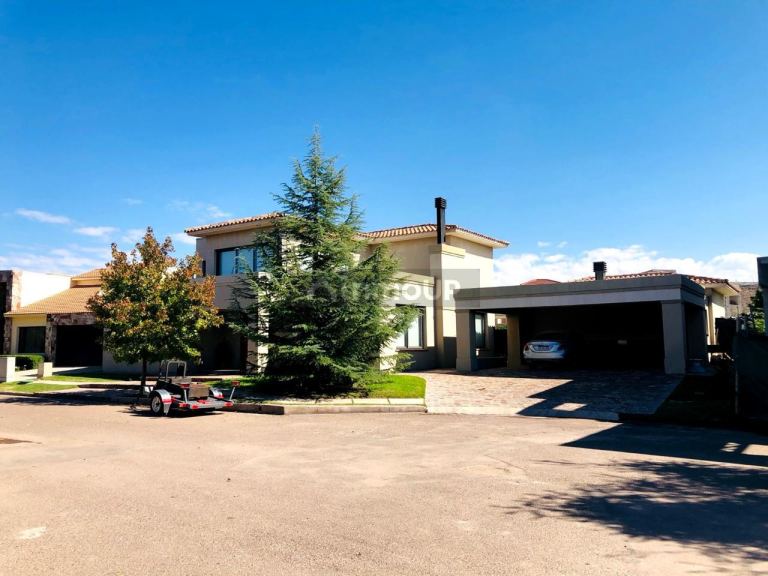 Casa en Venta en Guaymallen, Mendoza