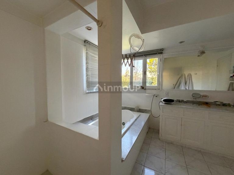 Casa en Venta en Guaymallen, Mendoza - USD 280.000 | Inmoup - 11