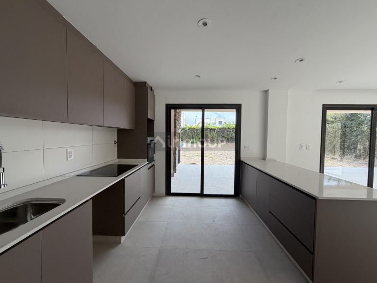 Casa en Venta en Lujan de Cuyo, Mendoza - USD 380.000 | Inmoup - 10