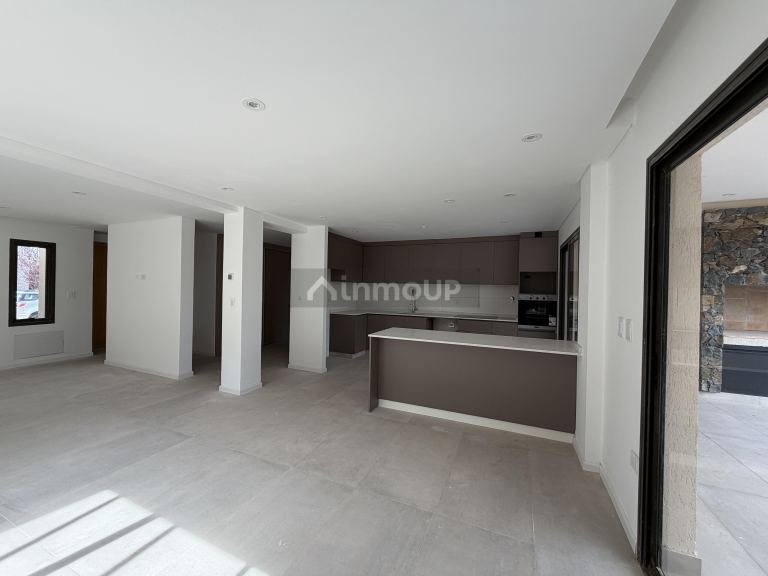 Casa en Venta en Lujan de Cuyo, Mendoza - USD 380.000 | Inmoup - 7