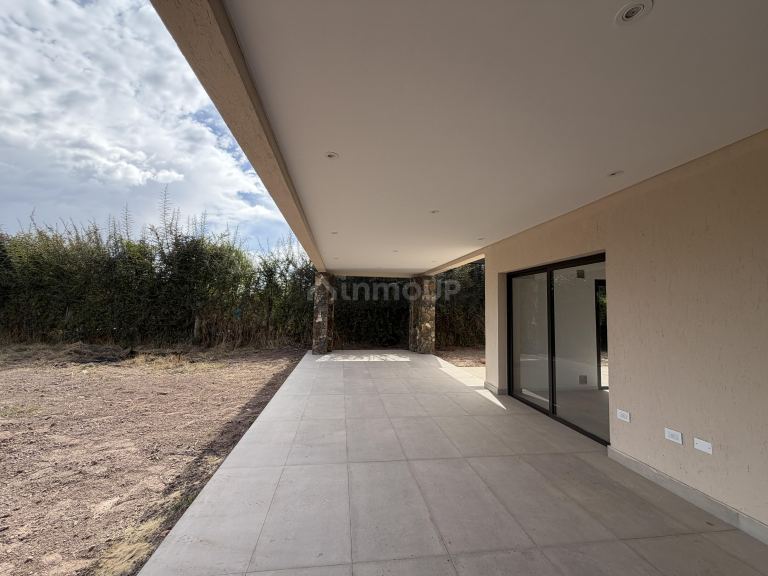Casa en Venta en Lujan de Cuyo, Mendoza - USD 380.000 | Inmoup - 11