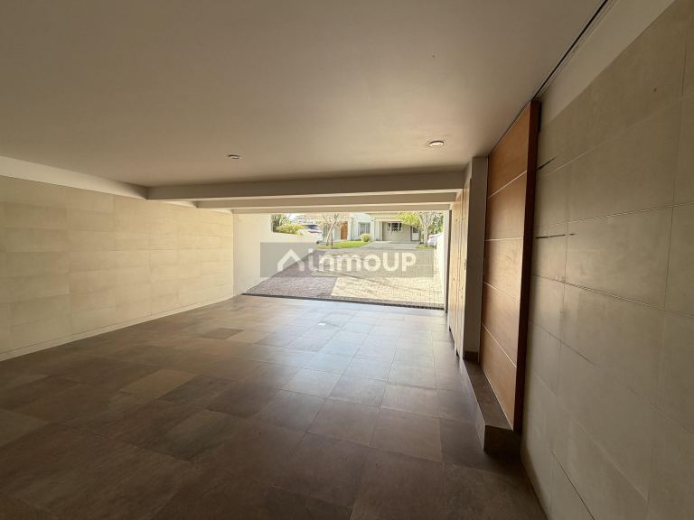 Casa en Alquiler en Lujan de Cuyo, Mendoza - USD 3.200 | Inmoup - 24