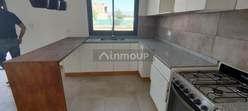 Casa en Alquiler en Maipu, Mendoza