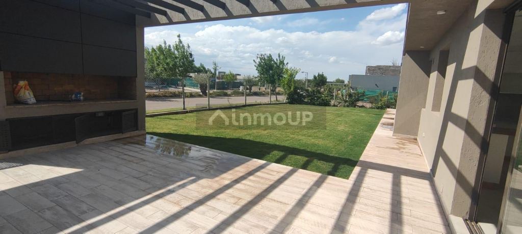 Casa en Alquiler en Maipu, Mendoza