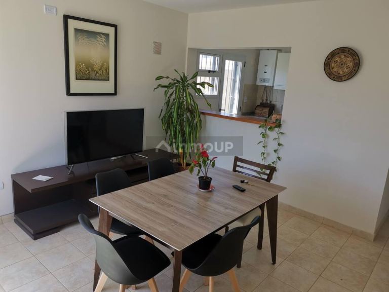 Casa en Alquiler en Lujan de Cuyo, Mendoza - $ 1.000.000 | Inmoup - 2