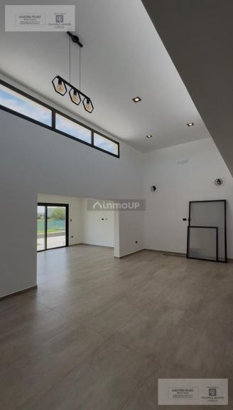 Casa en Venta en Berazategui, G.B.A. Zona Sur - USD 340.000 | Inmoup - 8
