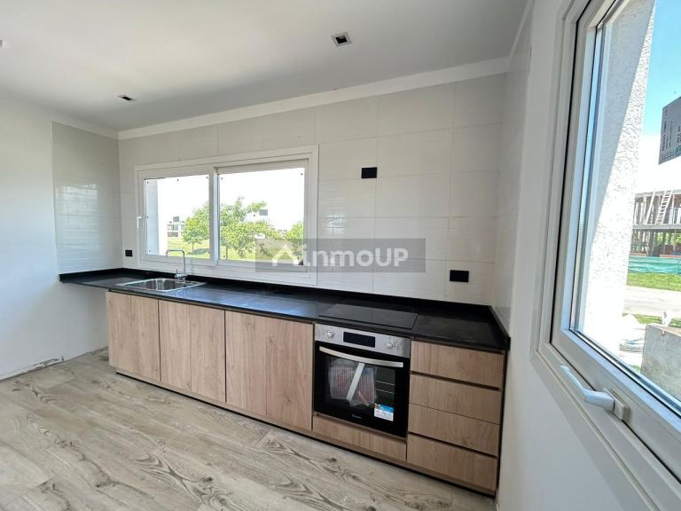 Casa en Venta en Berazategui, G.B.A. Zona Sur - USD 275.000 | Inmoup - 6