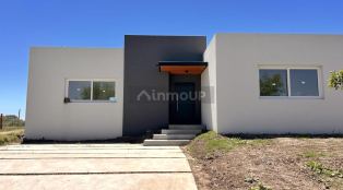 Berazategui Casa a estrenar en planta baja · 3 dorm. · Suite · Galería con parrilla · Villalobos