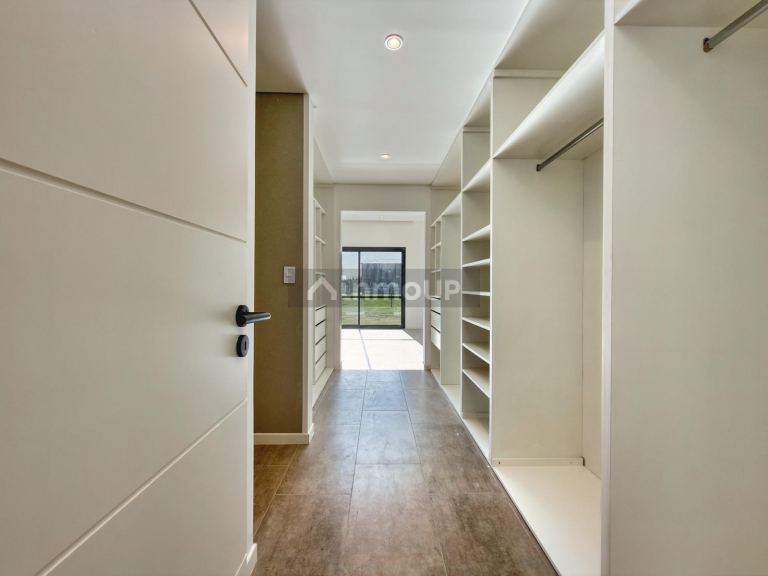 Casa en Venta en Presidente Peron, G.B.A. Zona Sur