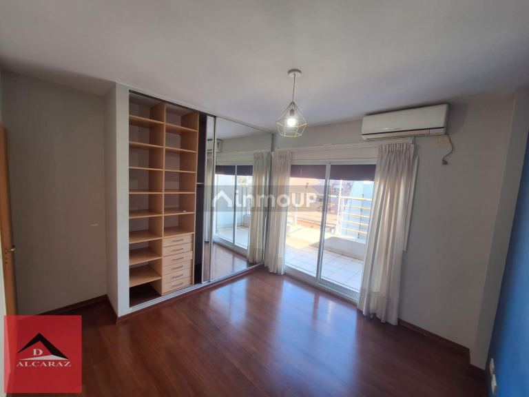 Villa Urquiza 3 ambientes con parrilla y cochera Pacheco 2400