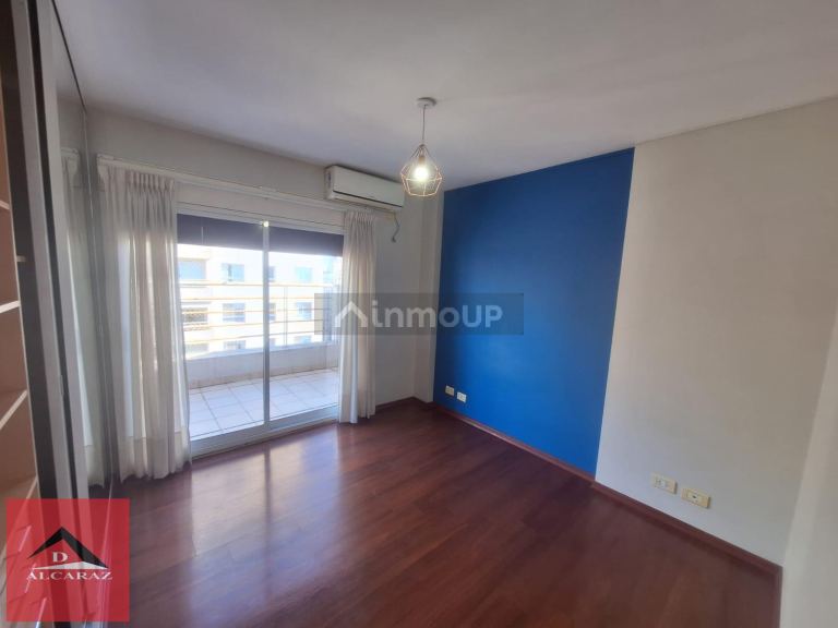 Villa Urquiza 3 ambientes con parrilla y cochera Pacheco 2400