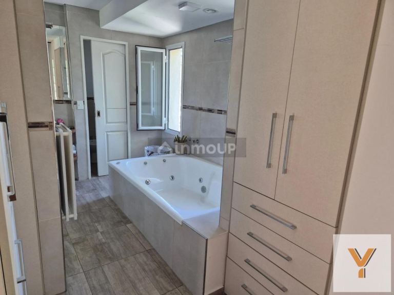 Casa en Venta en Ezeiza, G.B.A. Zona Sur - USD 569.000 | Inmoup - 24