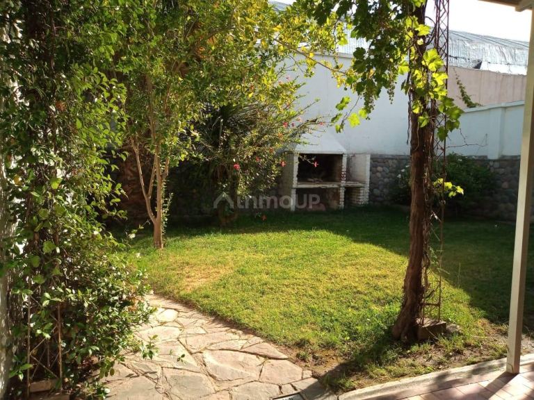 Casa en Alquiler en Godoy Cruz, Mendoza