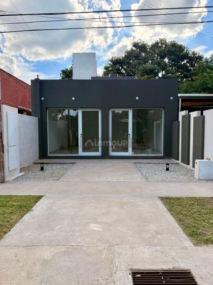 Local Comercial en Alquiler en Funes, Santa Fe