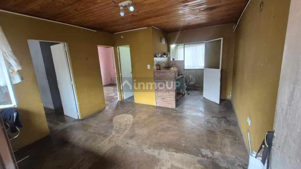 Rosario Garzón 3891 Piso 1