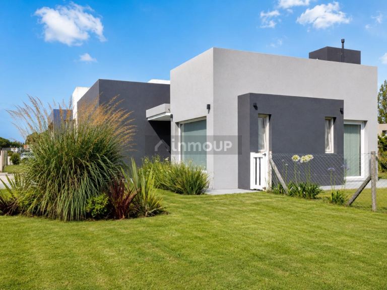 Casa en Venta en Mar del Plata, Buenos Aires Costa Atlantica - USD 228.000 | Inmoup - 8