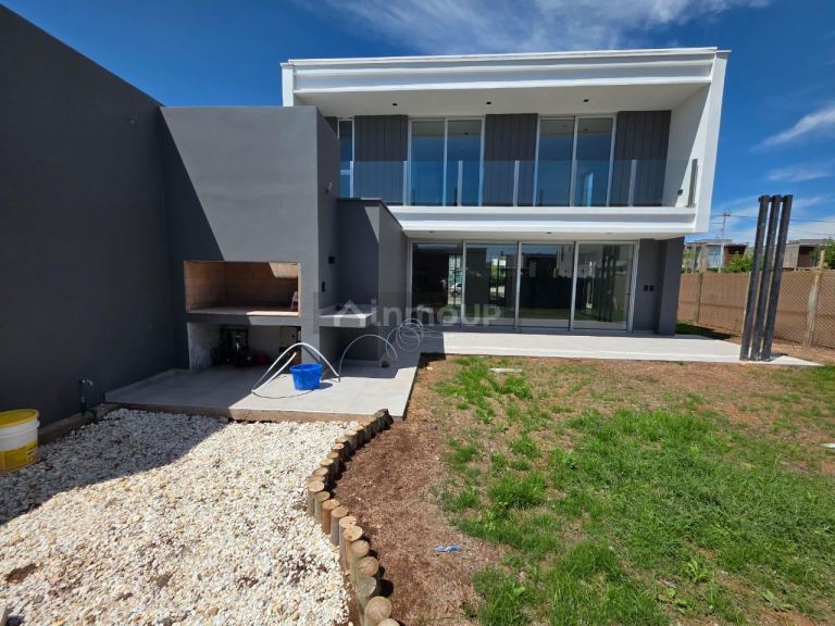 Casa en Alquiler en Lujan de Cuyo, Mendoza