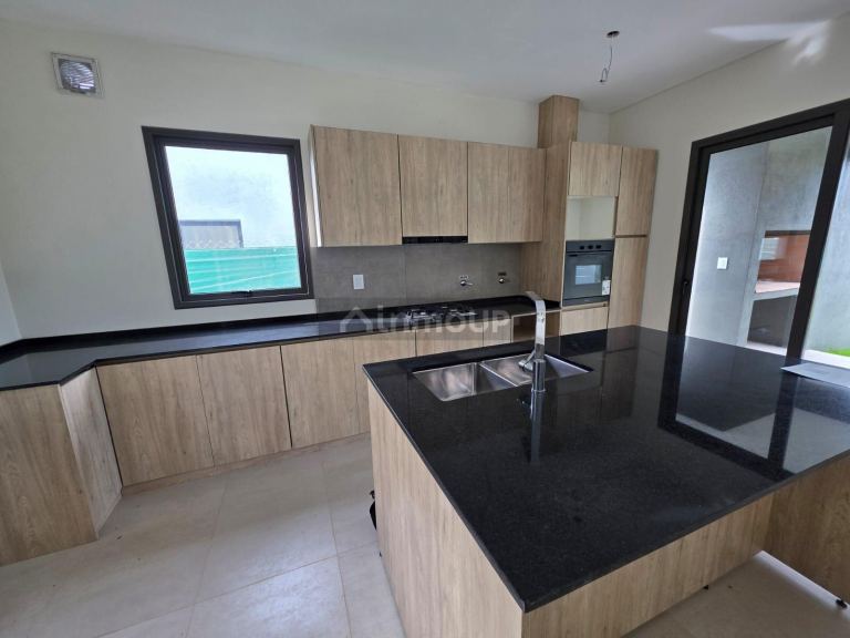 Casa en Venta en Lujan de Cuyo, Mendoza - USD 310.000 | Inmoup - 7