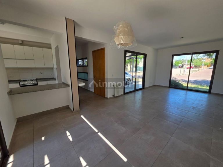 Casa en Alquiler en Lujan de Cuyo, Mendoza - USD 1.400 | Inmoup - 9