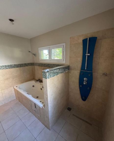 Casa en Venta en Confluencia, Neuquen